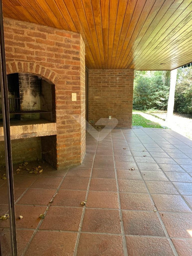 Apartamento En Planta Baja. 3 Dormitorios En Suite Y Servicio