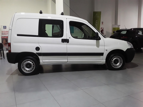 Imagen 8 de 9 de Citroën Berlingo 1.6 Hdi 92 Bussines Mixto
