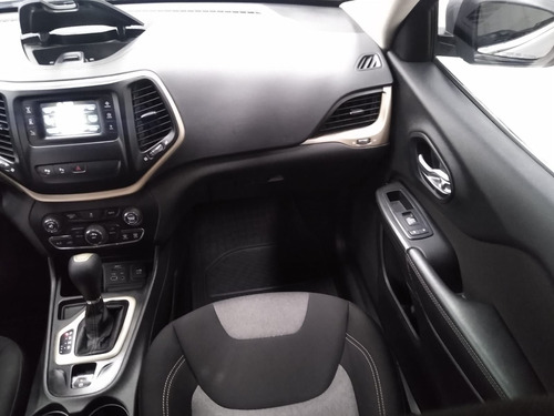 Imagen 14 de 15 de Jeep Cherokee 2014 2.4 Latitude At