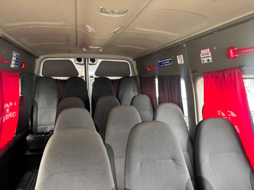 Renault Master minibus L2h2 Executiva 16 Lugares
