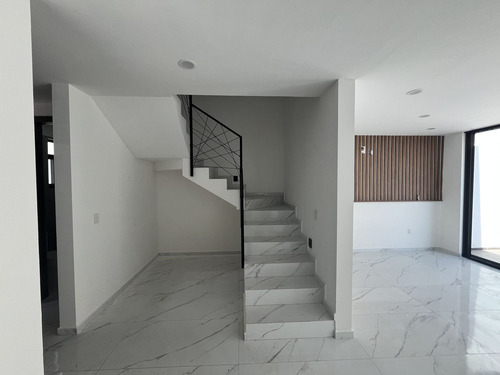 Casa Nueva En Renta En Coto Albazur En Santa Anita, Tlajomulco De Zuñiga.