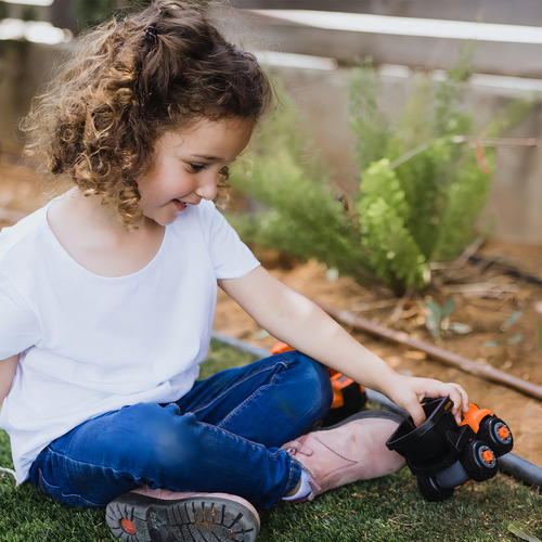 Kit 4 Camiones Y Taladro Eléctrico Desmontable Black+decker Naranja