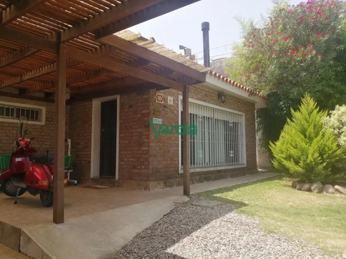Venta Casa Shangrilá Sur, 3 Dormitorios, 2 Baños. A Metros De Rambla
