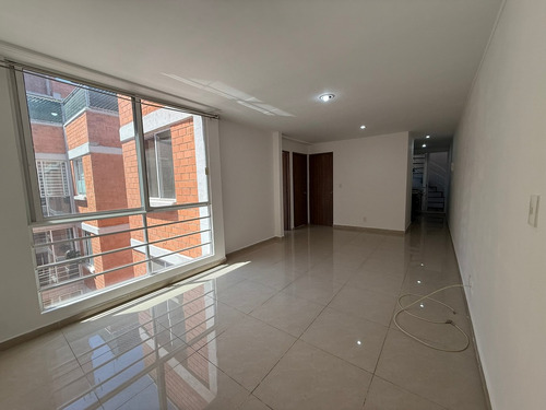 ¡espacio Y Comodidad En El Corazón De Tláhuac! Este Departamento En Francisco Landino 50 Ofrece Todo Lo Que Necesitas: Amplitud, Funcionalidad Y Excelente Ubicación. Ideal Para Familias Que Buscan Tra