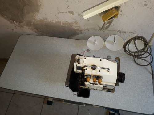 Imagem 6 de 9 de Máquina De Costura Overlok