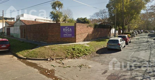 Excelente Propiedad Con Jardín Y Salida A Tres Calles Ideal Oficinas! | Dardo Rocha Al 2100