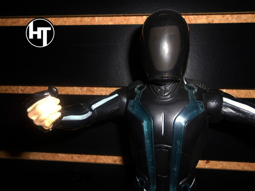 Imagen 2 de 4 de Disney, Tron Legacy, Sam Flynn, Figura, Con Sonidos, 12 PuLG