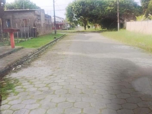 Terreno A 500 Metros Do Mar Em Rua Calçada Em Itanhaém - 0102-t