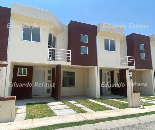 Amplia Casa En Pachuca, 132 M² De Construcción Y Vestidor En Recámara Principal