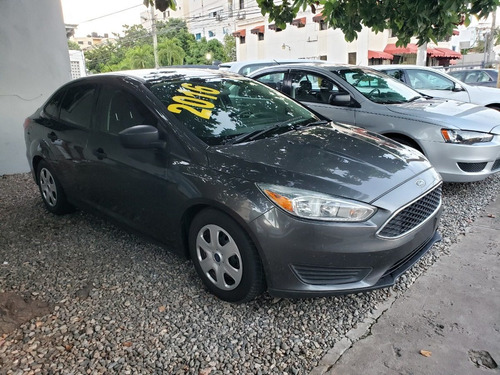 Imagen 8 de 8 de Ford Focus 2016 Gris