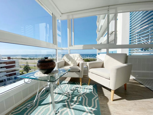Apartamento De 3 Dormitorios En Venta En Torre Nueva York, Punta Del Este.