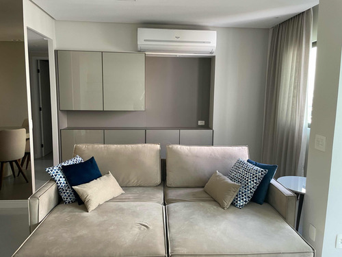Apartamento Com Acabamento Em Alto Padrão.