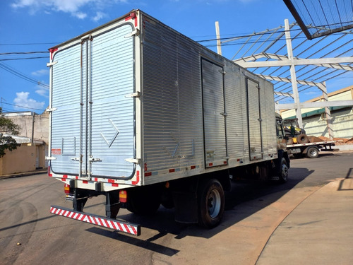 Imagem 6 de 13 de Cargo 1317 E 2005 Cabine Leito Báu