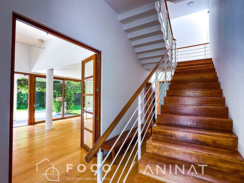 Casa En Venta De 6 Dorm. En Lo Barnechea