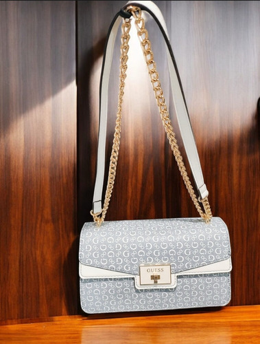 Bolsa Guess Original Sg970721 Azul Blanco Monograma Cadena Azul Claro Lisa Oro Blanco