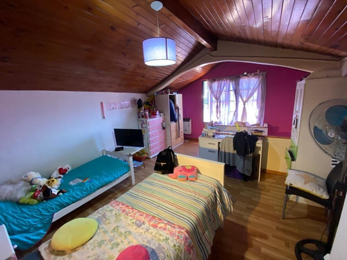 Imagen 12 de 18 de Hermoso Chalet En Zona Comercial