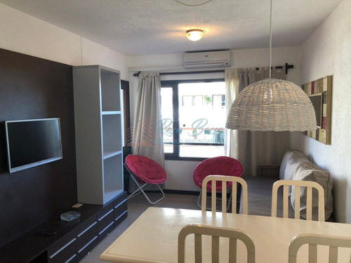 Apartamento En Peninsula- Ref: 1395