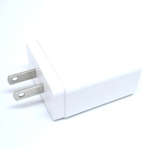 Cargador Fast Charge 3.0 Ac 100-240 V 3 Entradas Usb 2.1a Color Blanco