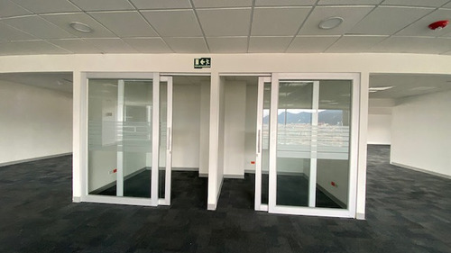 Imagen 14 de 17 de Oficina En Arriendo En Bogotá Nueva Autopista-usaquén