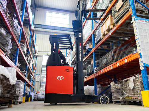 Retractil Autoelevador Montacarga Electrico 7m Litio