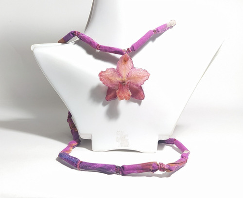 Collar De Tela Con Dije De Flor De Orquídea
