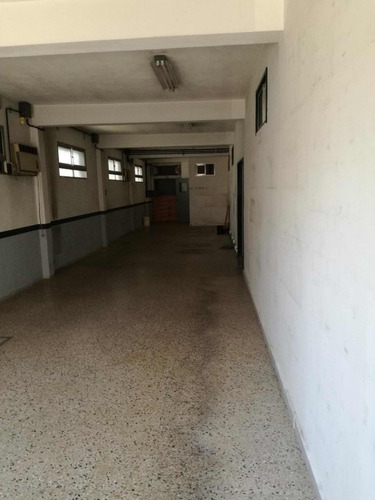 Venta De Depósito En Barracas