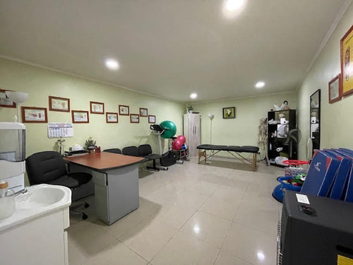 Edificio Medico-profesional 14 Boxes Frente Tottus 2 Pisos