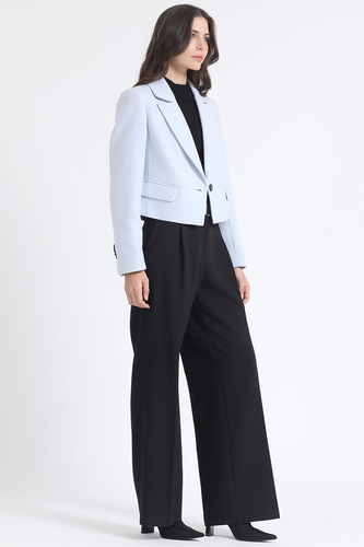 Chaqueta Crop, Boton Contratono, Muflon Celeste Liola