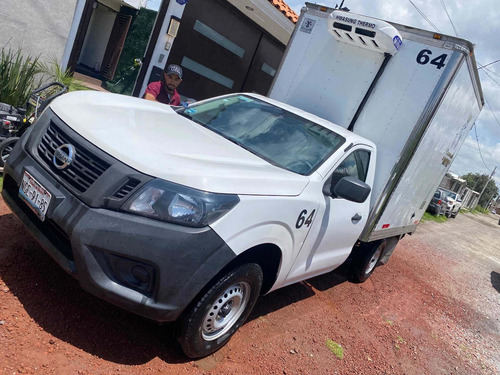 Imagen 1 de 7 de Nissan Np300 2017 2.5 Chasis Cabina Dh Pack Seg Mt