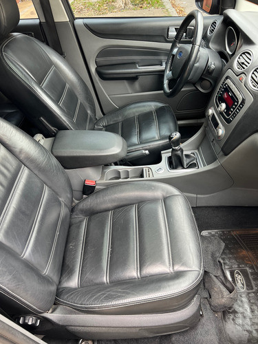 Ford Focus 2 2.0 Ghia Mt