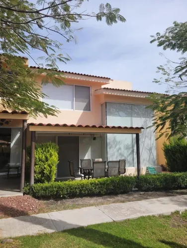 Casa En Renta En Privada Con Alberca En Juriquilla