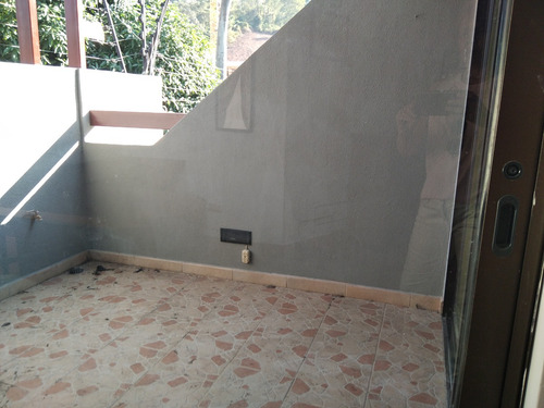Mh Casa En Venta Ubicada Guaparo Piscina Calle Cerrada Con Vigilancia 670mts2