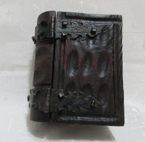 Antiguo Alhajero Caja Madera Tallada Forma Libro C/ Herrajes