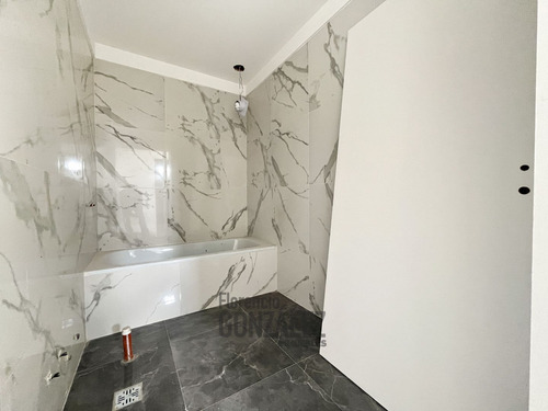 Semipiso 3 Amb. Con Balcon, 2 Baños
