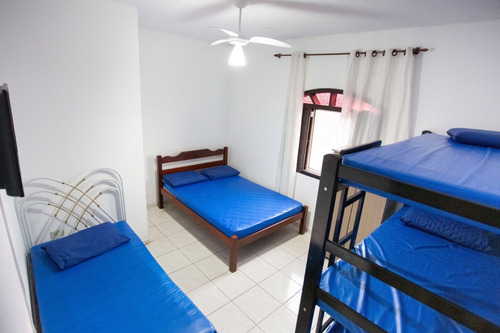 Casa De Temporada Com Piscina E Playground, Próximo À Praia