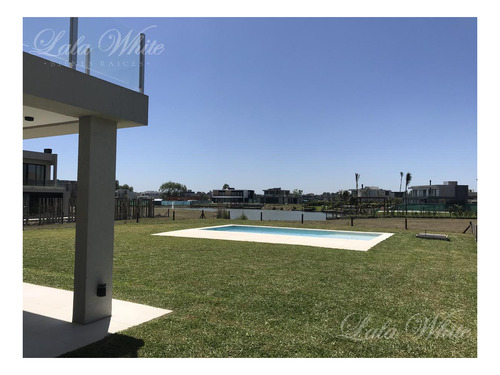 Imagen 15 de 30 de Venta - Casa A Estrenar Con Vista A La Laguna En Terralagos