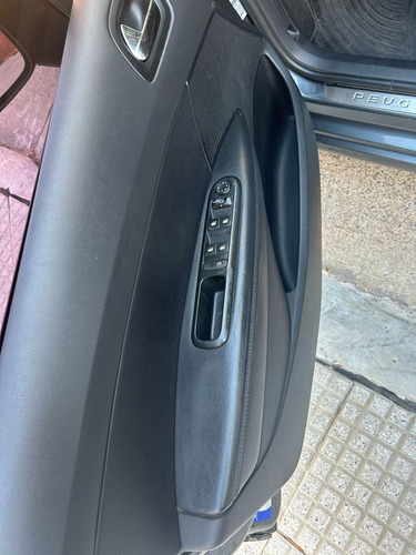 Peugeot 308 2.0 Feline 143cv