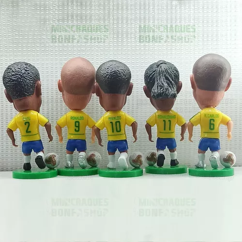 Minicraques da seleção são vendidos no Brasil