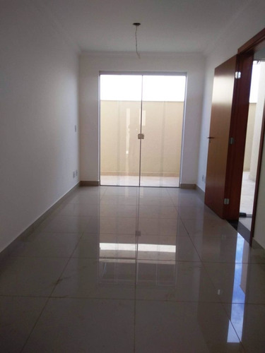 Área Privativa Bairro Céu Azul. Próximo A Avenida Comercial. 2 Quartos E Churrasqueira - 2440