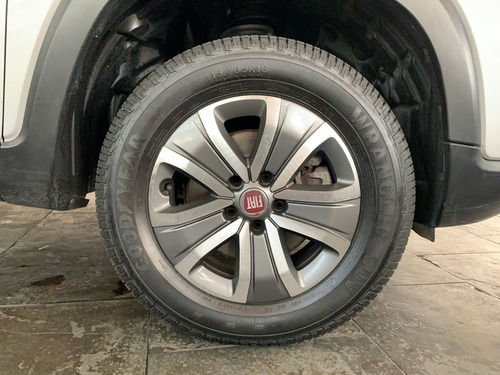 Imagem 14 de 17 de Fiat Toro 1.8 16v Evo Flex Freedom At6