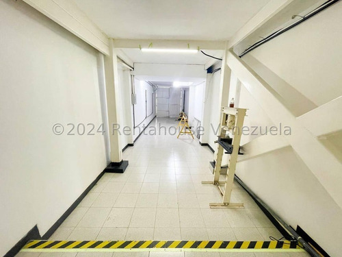 Quinta Comercial En Plena Avenida En Alquiler Chuao I