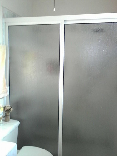 Imagen 2 de 7 de Cancel De Baño En Aluminio Y Plástico En Monterrey