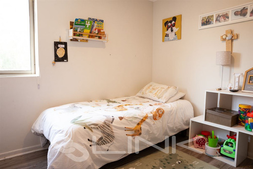 Casa En Arriendo De 5 Dorm. En Colina
