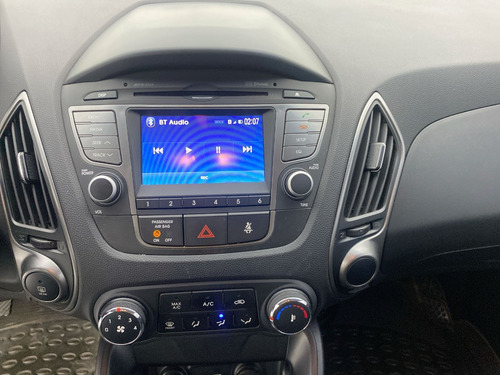 Imagen 18 de 25 de Hyundai Tucson Ix35 Gl 2.0 Mecanico