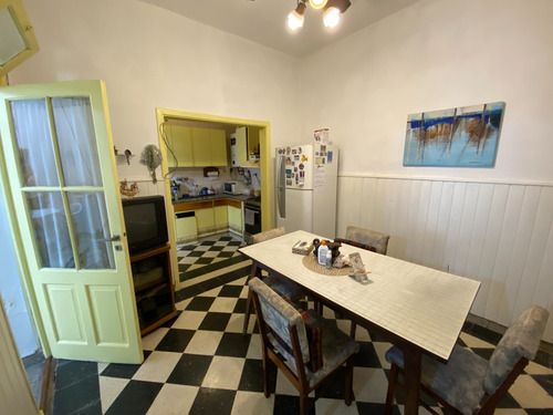 Oportunidad De Casa En Parque Avellaneda