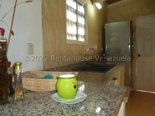 Imagen 2 de 11 de Casa En Circuito Cerrado Puerta Maraven-(3-hab-2-baños)-subterraneo 8000litros-porcelanato- Punto Fijo.#22-26625.