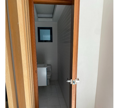 Imagen 14 de 21 de La Esperilla Apto. Nuevo, 3 Hbs, 3 Parqueos, Con Hermosa Vista Al Mar Y A La Ciudad - Área Social Con Lounge Bar Piscina Con Hidroterapia Gimnasio Spa De Masaje Sauna Área Infantil Salón