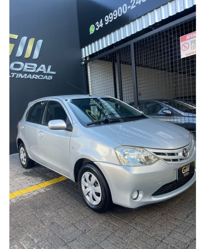 Toyota Etios 1.3 XS 16V FLEX 4P MANUAL