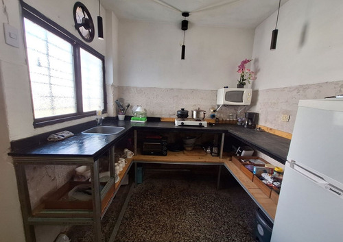 Venta Casa 3 Ambientes Con Local Morón