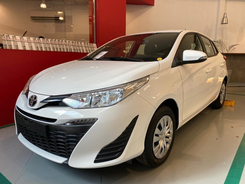 Toyota Yaris Xs Audio 1.5 Manual 5p Hatchback